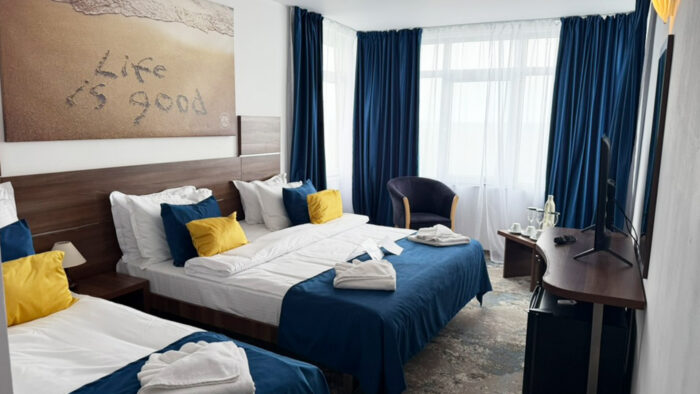 Front Triple Room - imagine 4