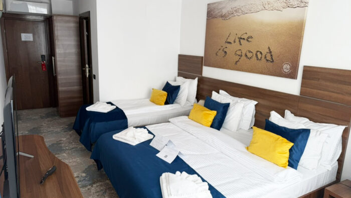 Front Triple Room - imagine 5